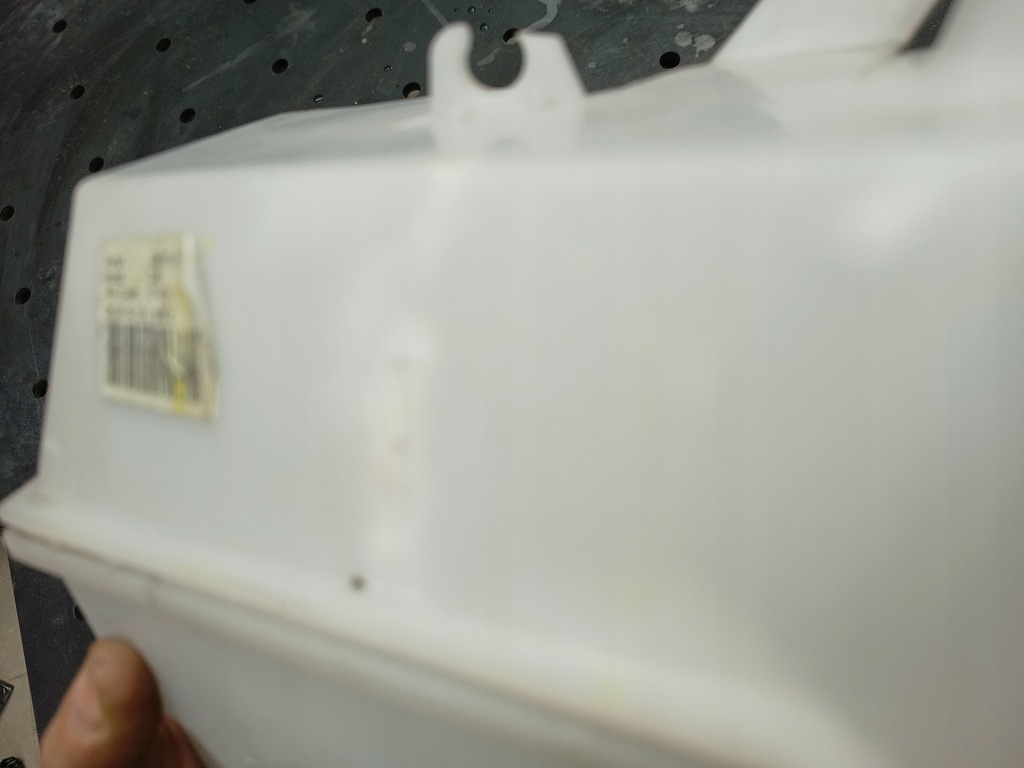 фото №12, Hyundai i20 ii - бак жидкость do омывателя