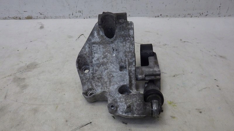 фото №4, Кронштейн основа генератора ролик trafic iii 2.0 dci