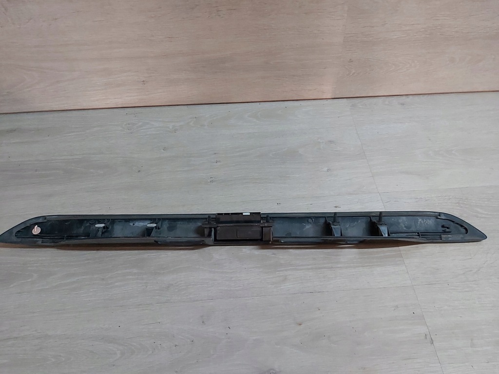 фото №5, Toyota sienna накладка крышки багажника ручка 76811-08010