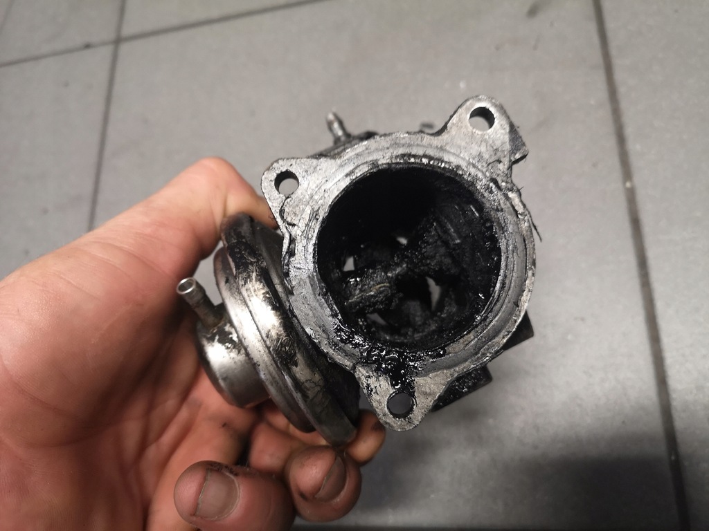 фото №4, Дроссельная заслонка skoda octavia 1.9 tdi 038129637