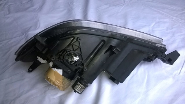 фото №6, Mazda 3 bk 4d 03-06 фара правый ксенон лампа