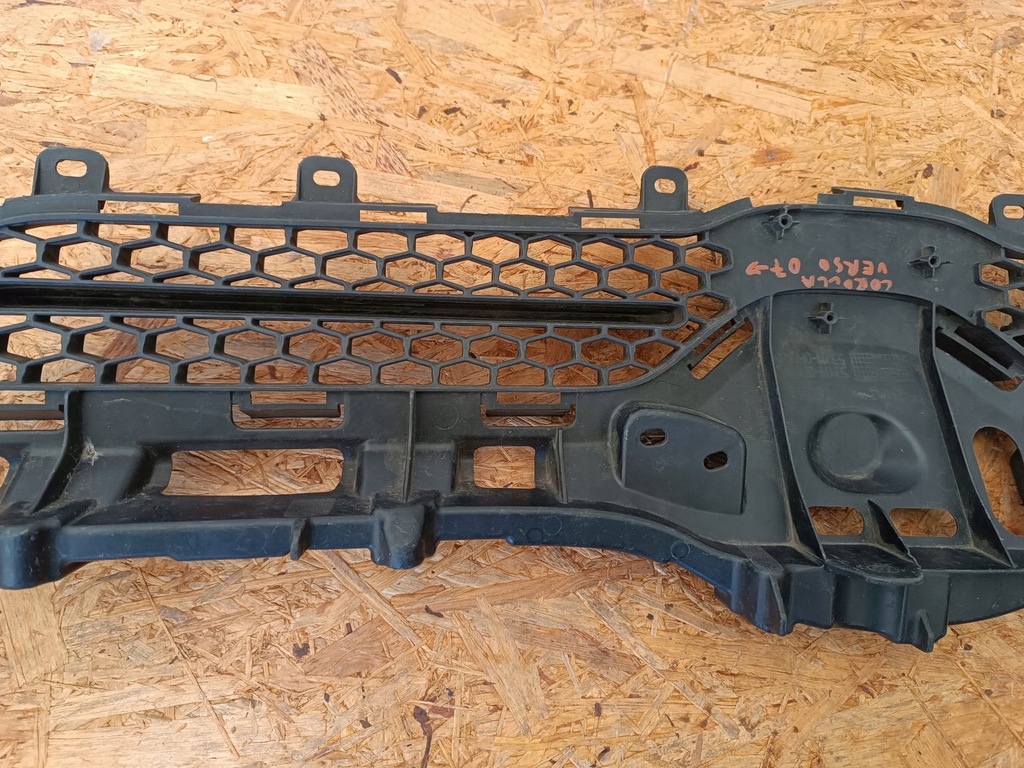 фото №10, Решітка решітка радіатора решітка радіатора бампера перед 53111-0f030 toyota corolla verso ii