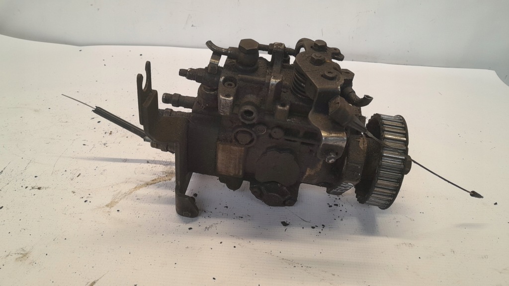 Купить Vw transporter t4 2.4d насос впрыскная 074130108g