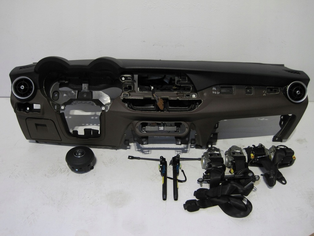 фото №3, Консоль pulpit приборная панель alfa romeo stelvio коричневая