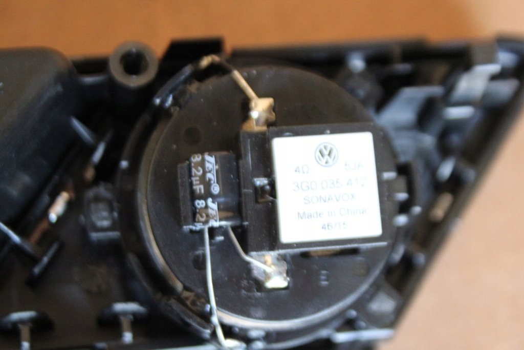 фото №4, Молдинг дверь правый задняя sonavox vw passat b8 arteon