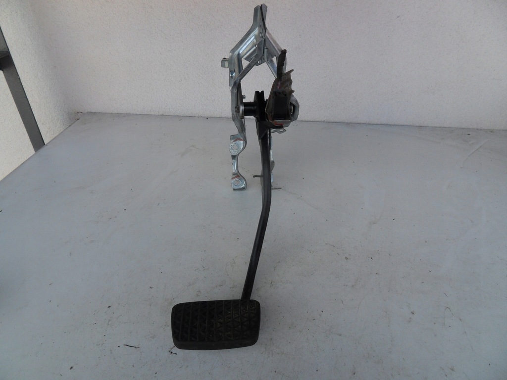 фото №1, Opel zafira b 05-08 1.9 педаль гальма автоматична коробка передач