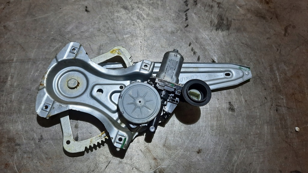 фото №1, Подъемник стекло правый задняя corolla e15 11r