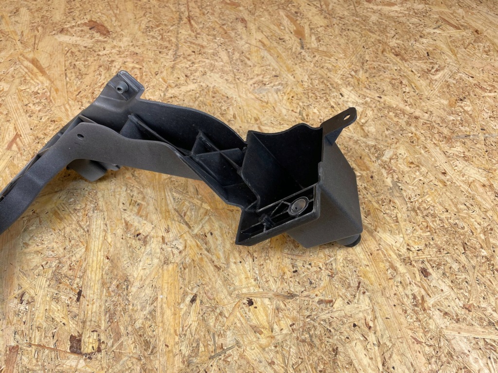 Кронштейн кронштейн панель фари лампи перед лівий volvo xc40 32318691 2017- Оригінал