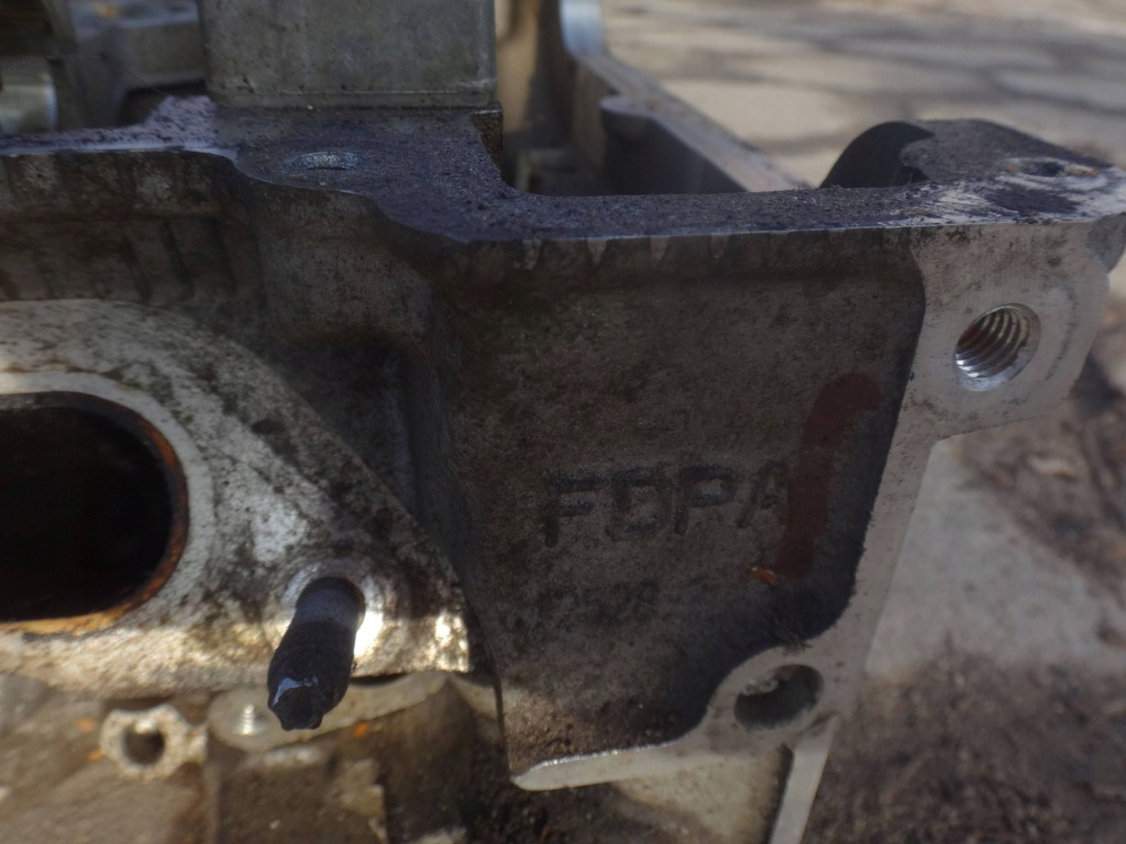 Головка citroen peugeot mini r56 1.6 thp v753471080 - пошкоджені клапани Оригінал