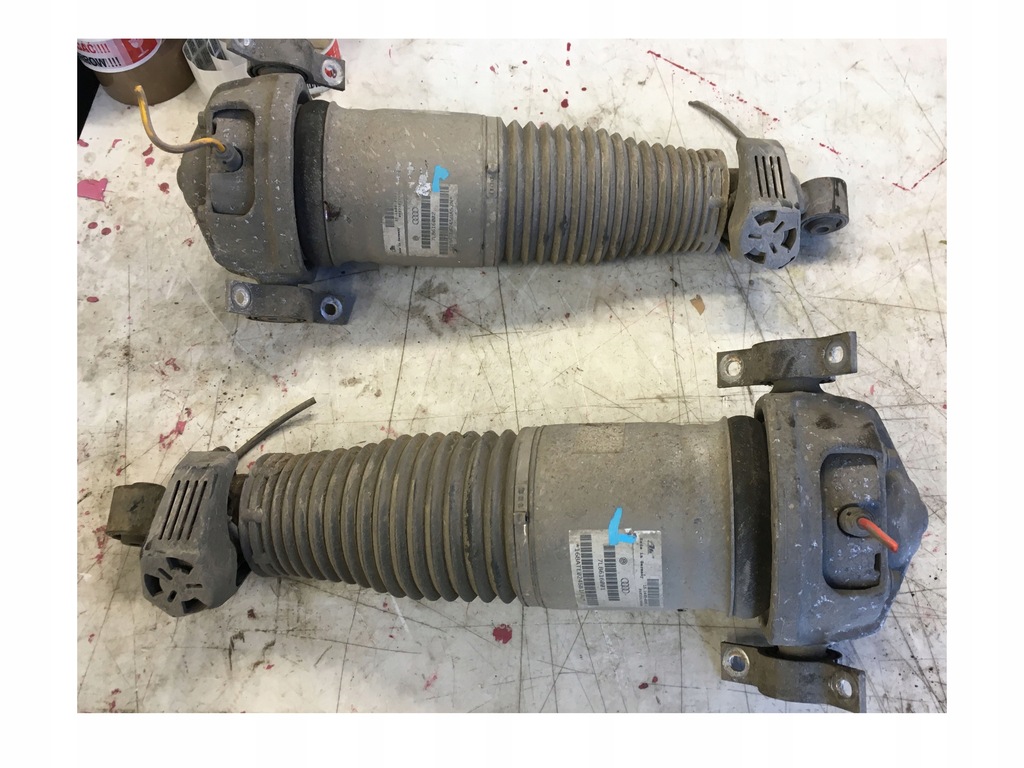 фото №1, Амортизатор правый левый задняя audi q7 4l 7l8616001