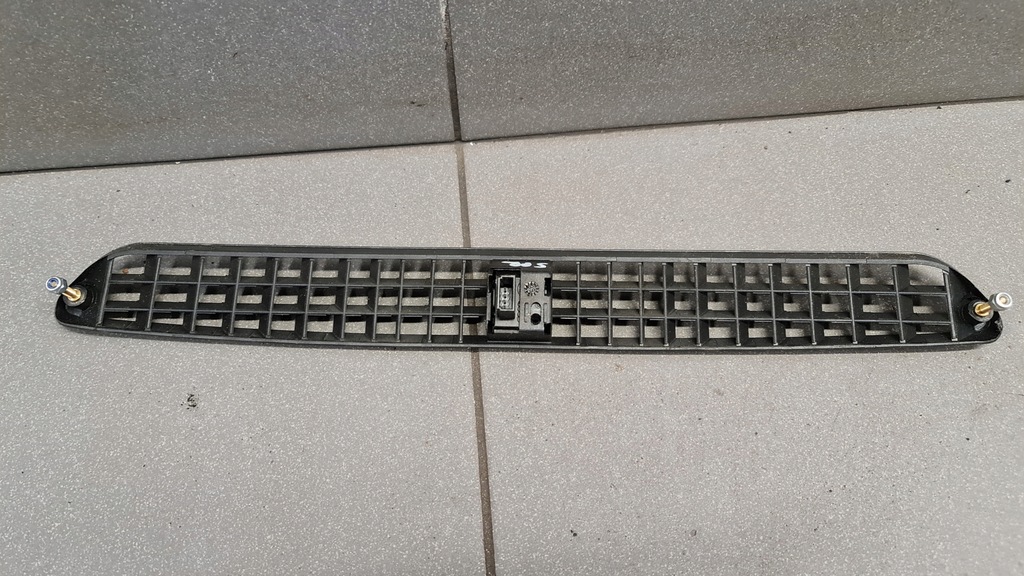 фото №5, Решётка обдув стекло audi a8 d2 4d0819681c