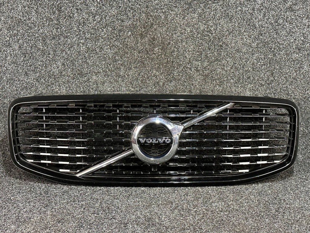 фото №1, Volvo xc60 ii r-design 17- решётка радиатора решётка радиатора радиатора piano black 31425538 3142