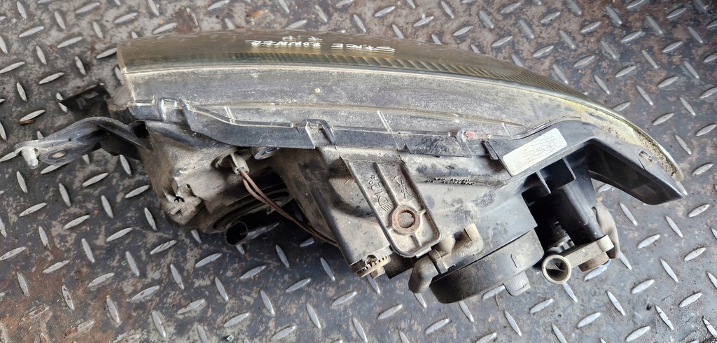 фото №2, Лампа правий перед space runner ii