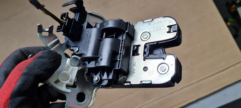 фото №5, S3 8v sedan a3 замок крышки багажника задняя задний 4h0827505a