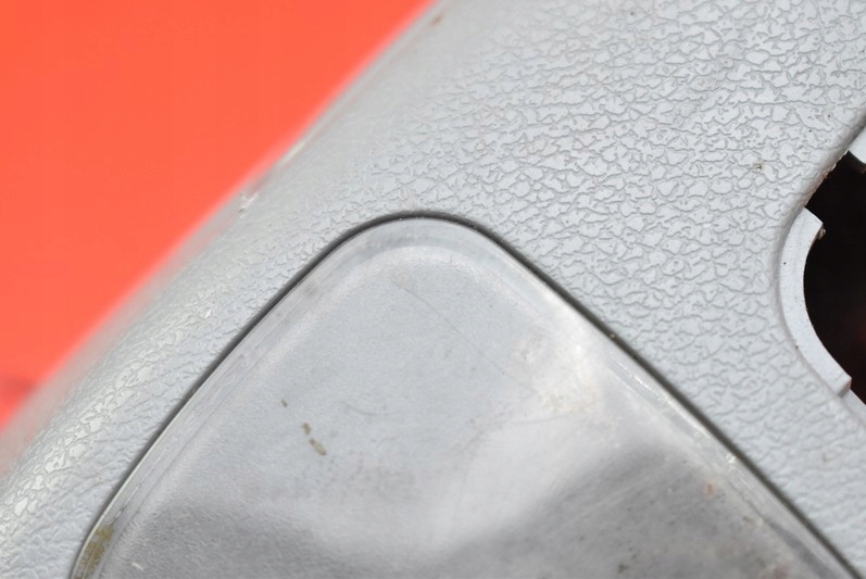 фото №9, Лампа освещение салона перед nissan terrano 1 i 85-95