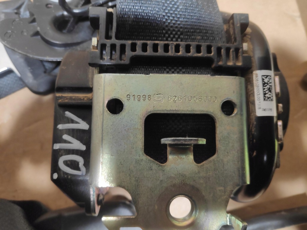 Ремень безопасности правая  перед передний натяжитель renault clio v 868843661r Киев