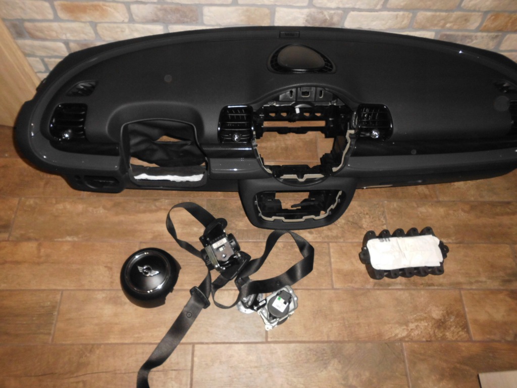 фото №1, Mini clubman f54 консоль + 2 x подушка безопасности + 2 x pas