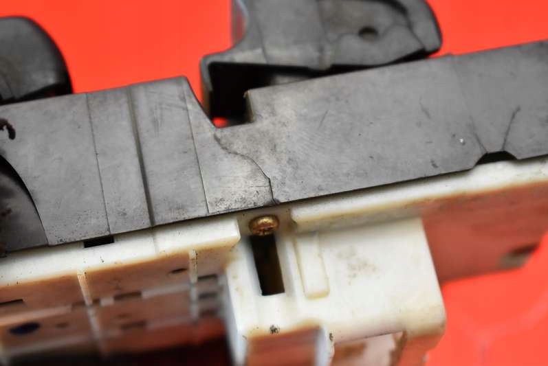 фото №15, Панель керування вікон eu toyota yaris 1 i 04r