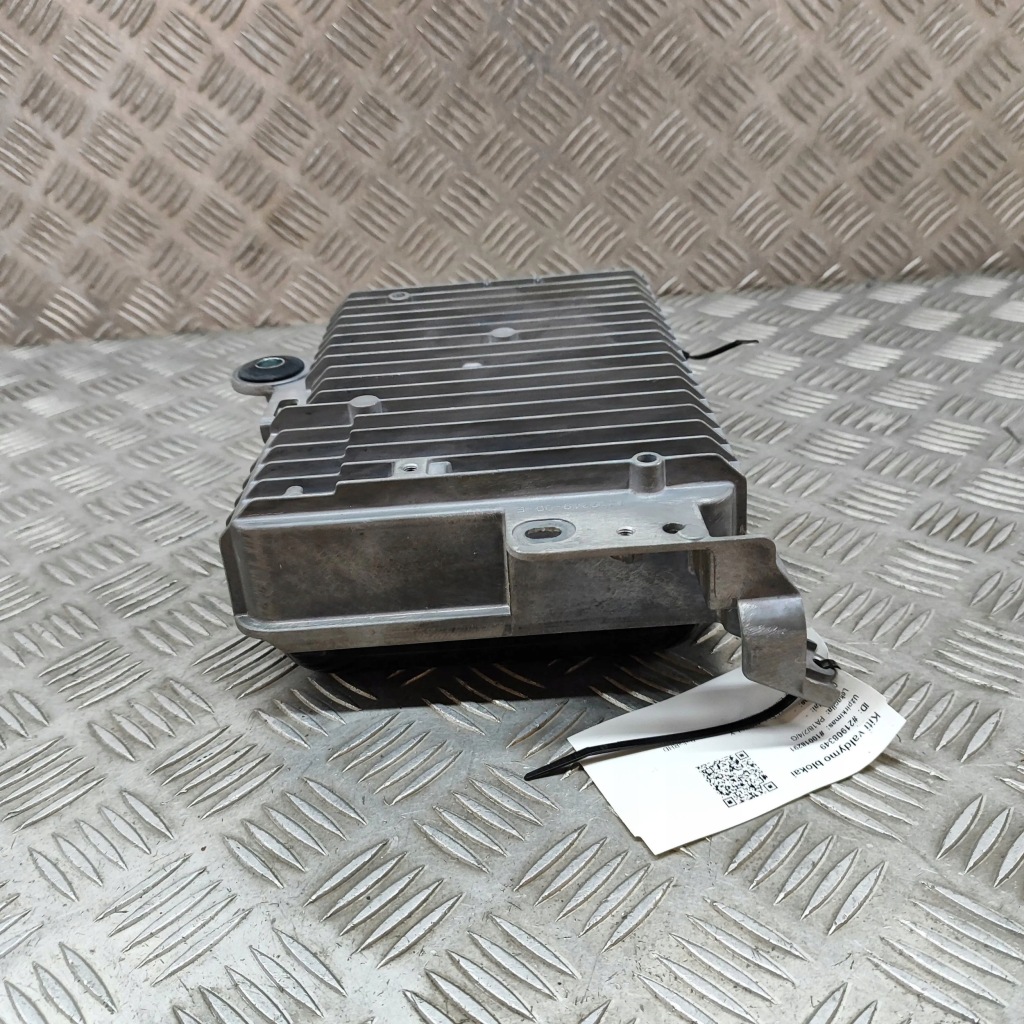 фото №3, Tesla model y 2022 блок управления / модуль комфорта