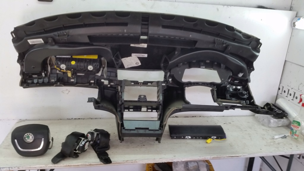 фото №12, Панель приладів приладова консоль skoda superb ii