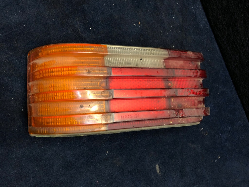 Купить Mercedes-benz w114 w115 лампа правая задняя hella