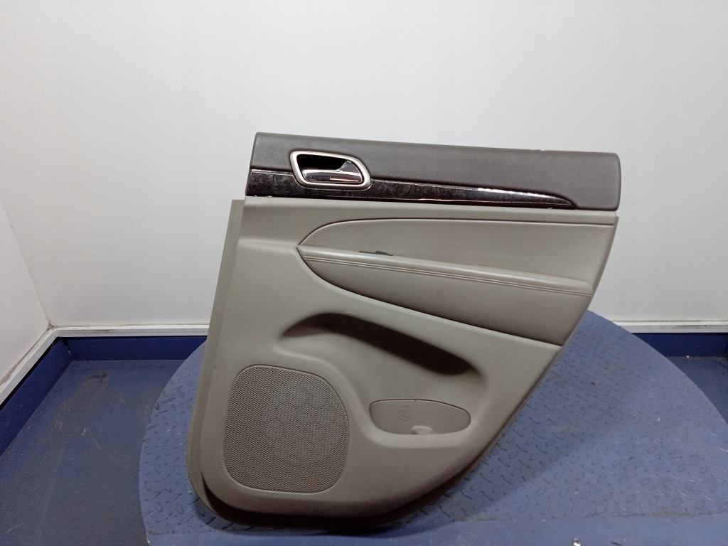 фото №1, Jeep grand cherokee wk2 обивка дверь задняя правая