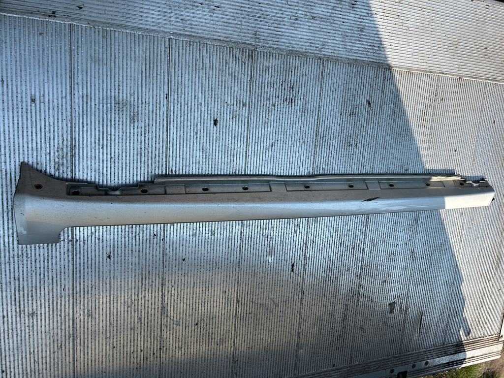 фото №1, Молдинг поріг поріг нижня права audi a4 b6 ly7w