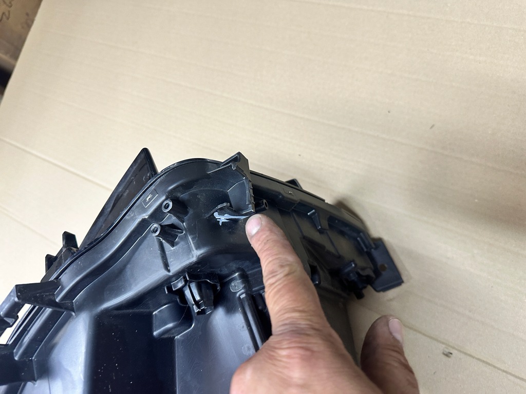 фото №9, Лампа full led renault austral 260103381r