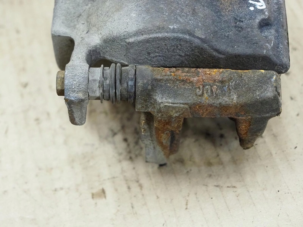 фото №7, Bmw 2 f46 gran tourer суппорт тормозной левый перед