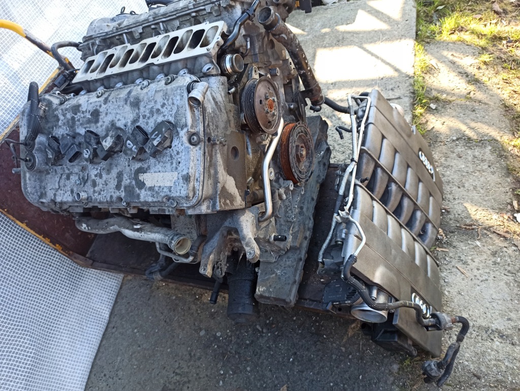 Audi a8 d3 w12 6.0 bht 450ps ідеальний стан піддон масляна комплект  2 частини Зі Шроту