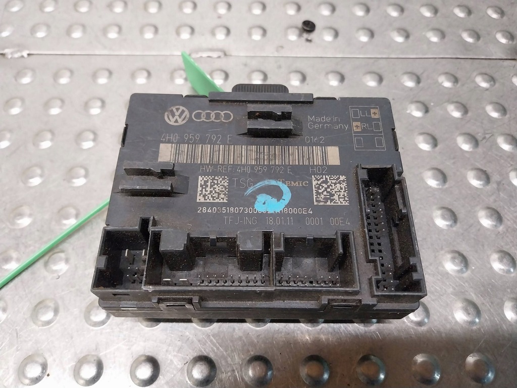 фото №1, Audi a8 s8 d4 4h 2011 блок управления / модуль дверь