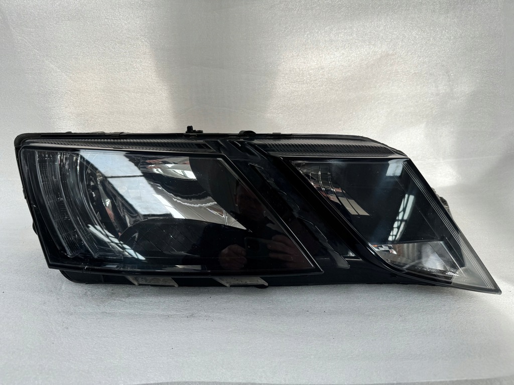 фото №1, Skoda octavia iii 3 lift права лампа передня