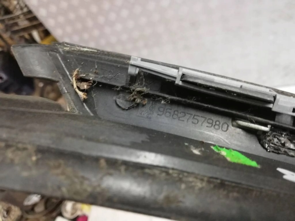 фото №6, Молдинг стекло лобовое левая peugeot 3008 i lift kwed 9682757980