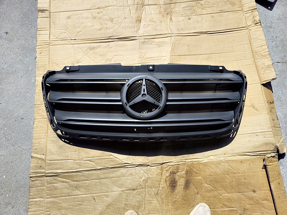 фото №1, Решітка радіатора решітка радіатора mercedes sprinter 907 a9108805100 a9108852800