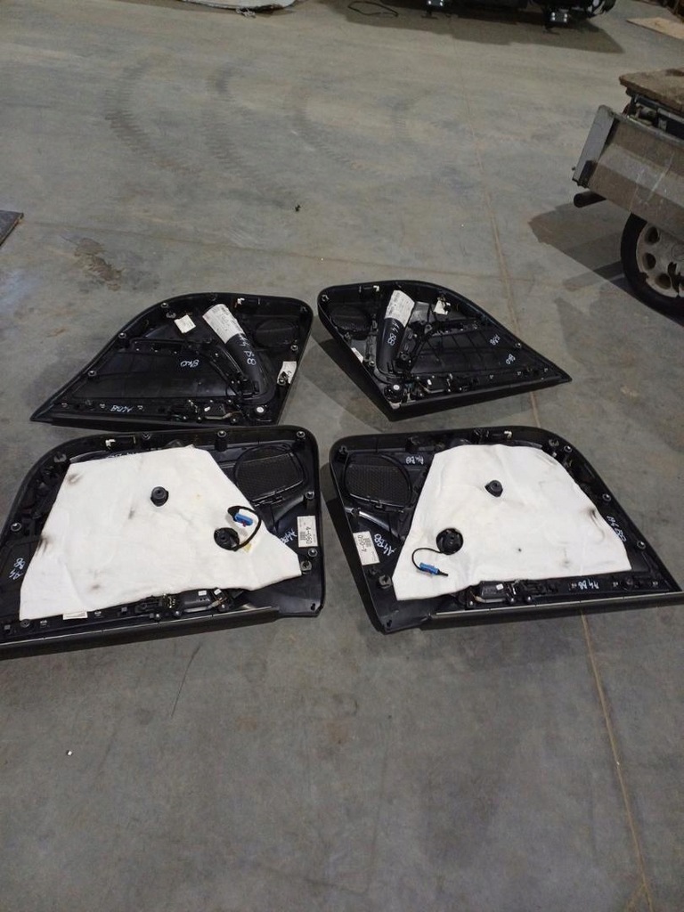 фото №6, Обивка дверь audi a4 b8 avant