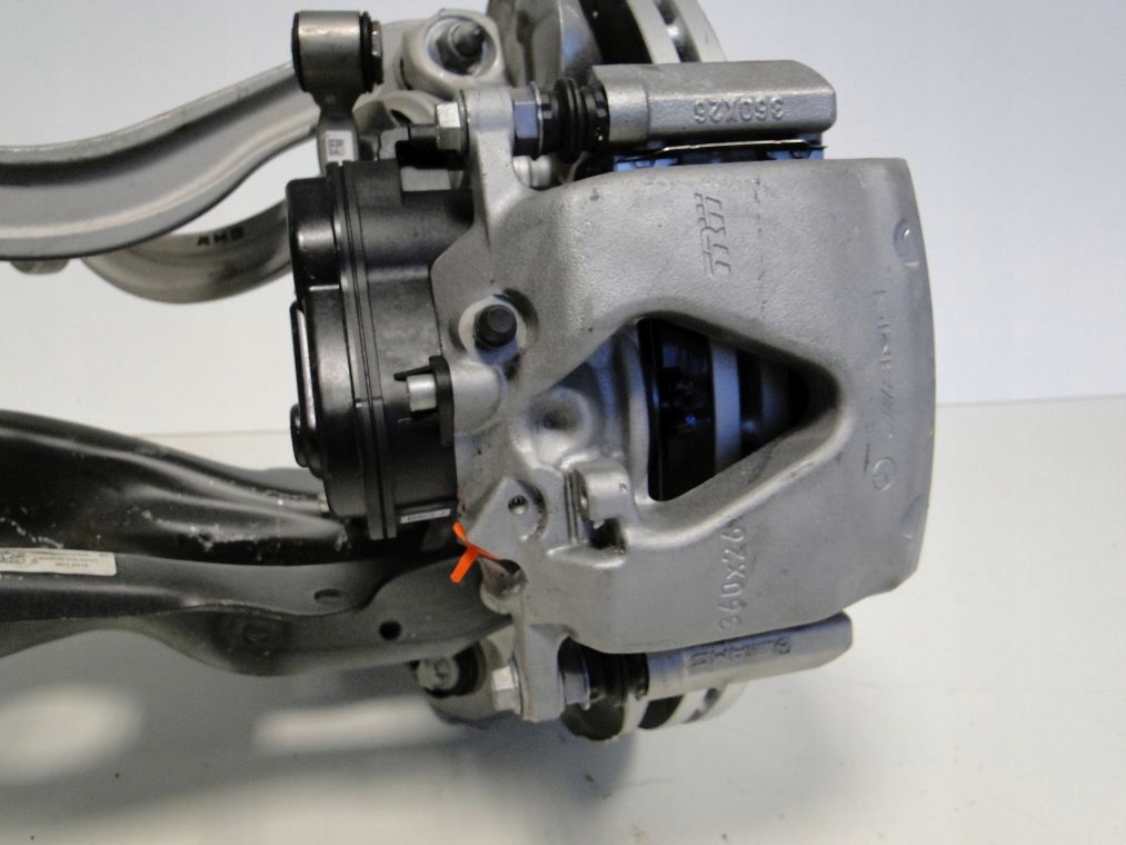 фото №7, Mercedes 205 gt 190 sl r231 супорт amg задня