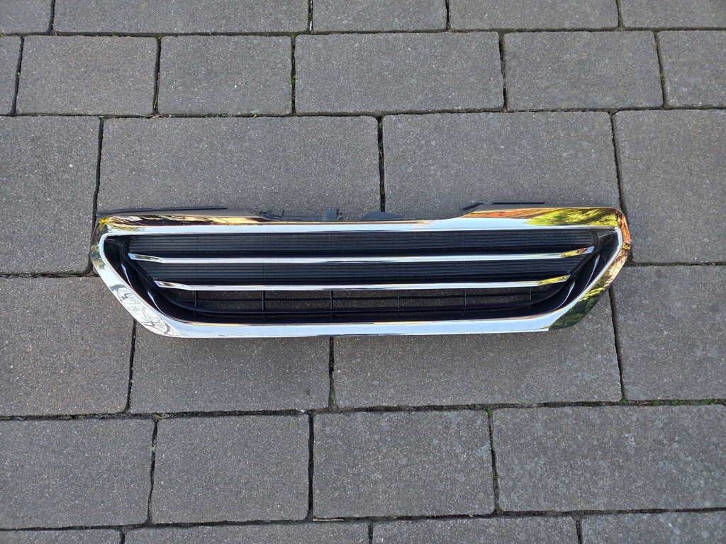 фото №1, Peugeot 2008 i przed lift хром решётка перед 9678490677 13-2016