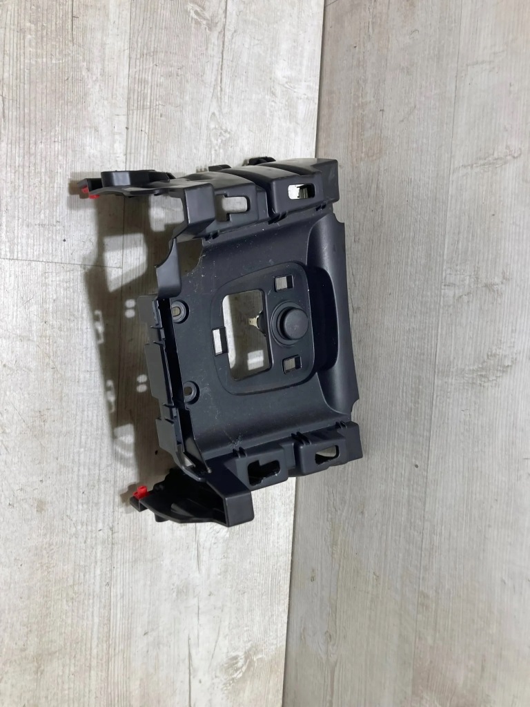 фото №1, Mini one - cooper f56 f55 2018 роз'єм 12 v корпус панелі