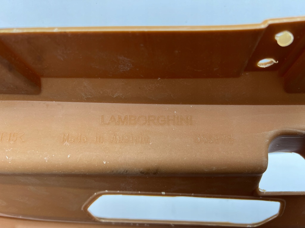 Купити Lamborghini revuelto бампер передній перед oem 2023-