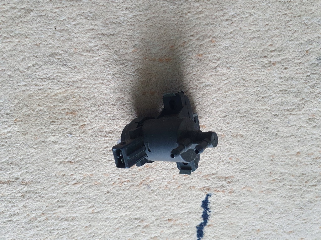 фото №1, Клапан турбины 1.9dci 2.0 dci renault оригинал 7700113071