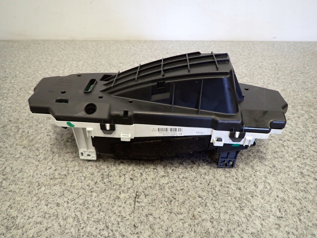 фото №7, Toyota yaris ii 09-11 приборы счетчик