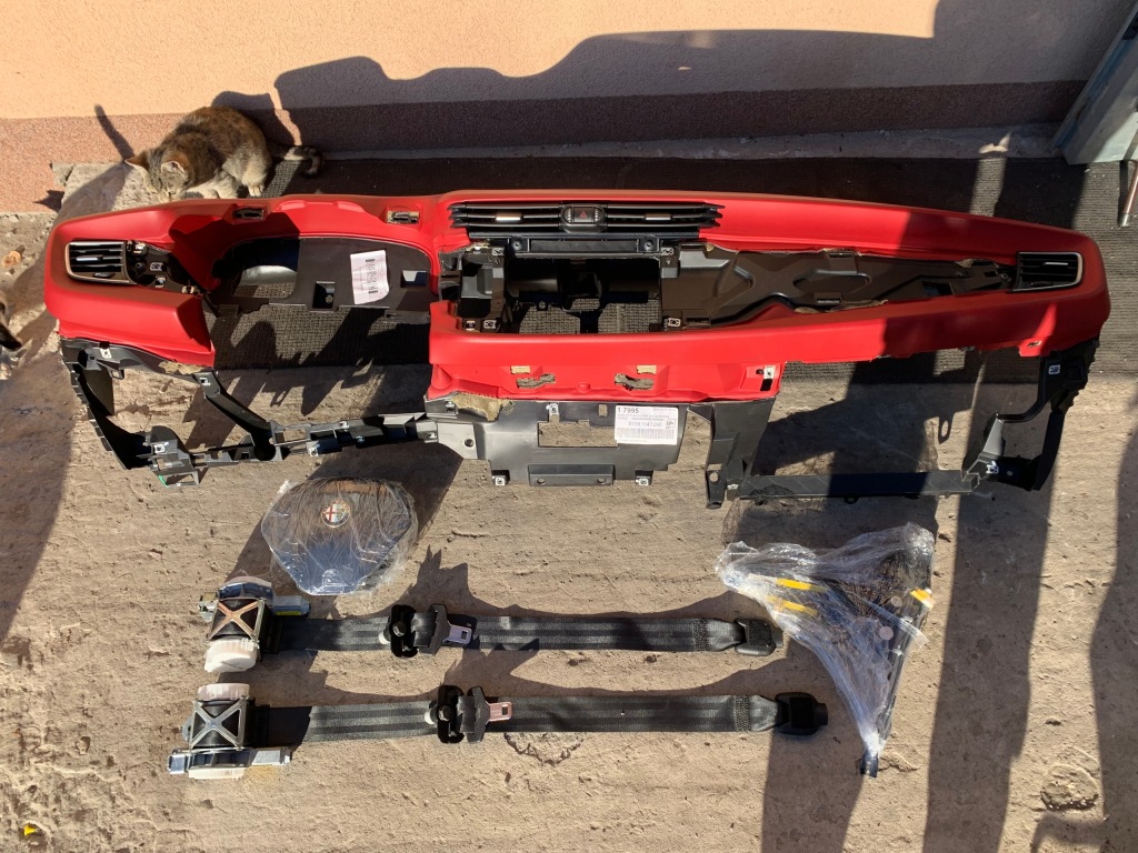 фото №1, Alfa romeo giulietta приборная панель приборная oryg kpl