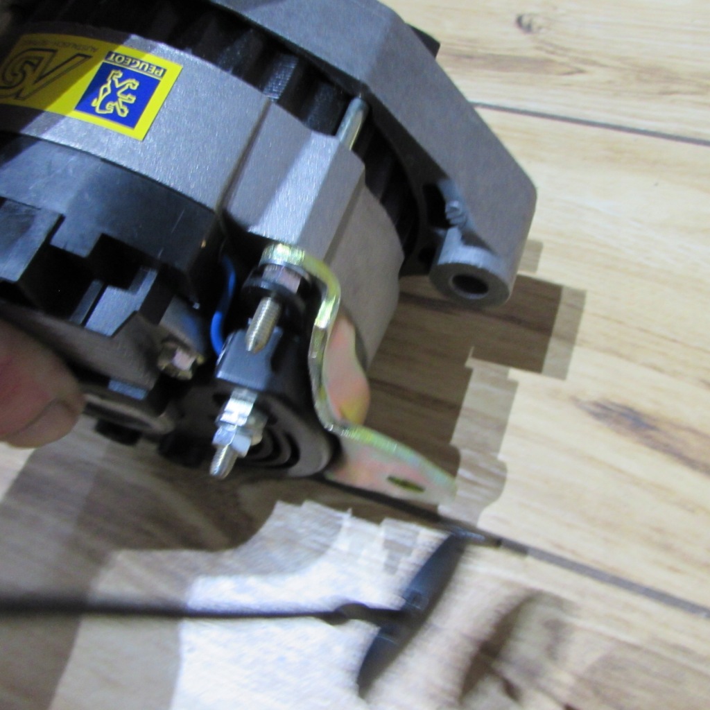 Генератор peugeot 505 5705.q9 Недорого