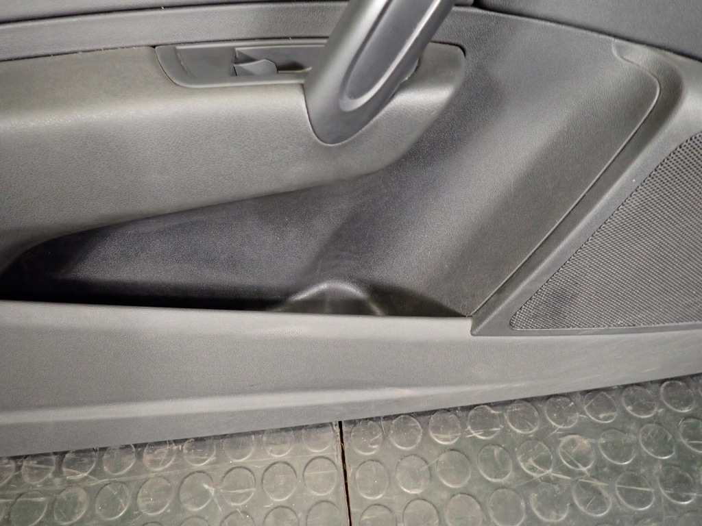 фото №8, Оббивка двері ліва передня audi a1 i 8x 3d 12r