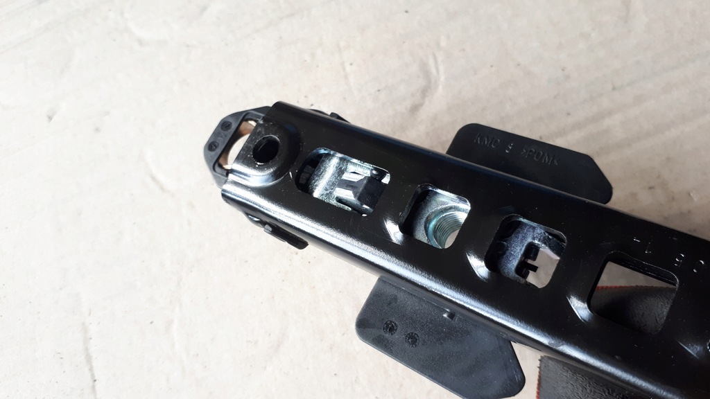 фото №8, Sq5 8r q5 ползунок регулировка поперечина 8k0857833c a4 b8 a5