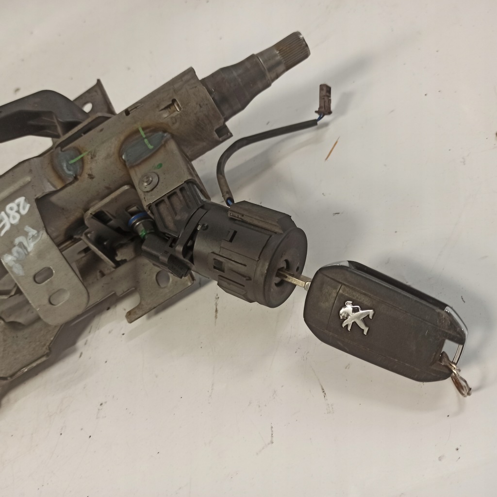 Citroen c3 ii ds3 колонка кермова 1811933100 Недорого