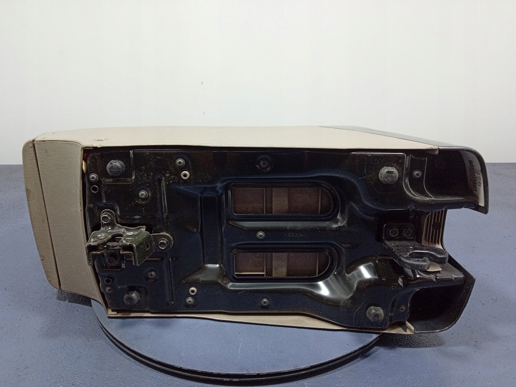 фото №16, Toyota sienna ii xl20 03- підлокітник бардачок тримачі na чашки