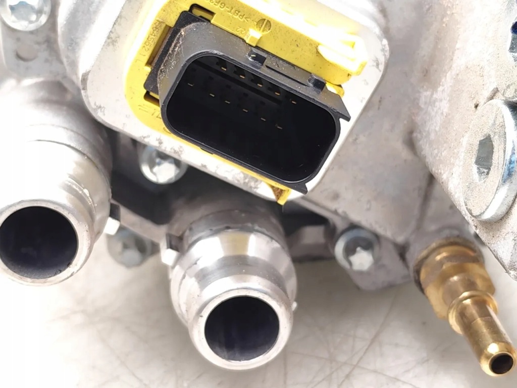 фото №5, Land rover range rover evoque генератор 1.5 p300e hybrid 4x4 l8d211a242af