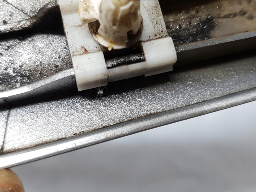 фото №6, Молдинг крыла левая перед mercedes-benz c w203