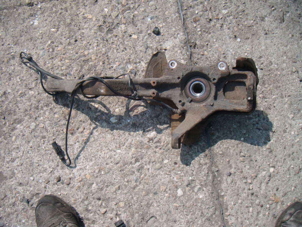 фото №3, Alfa romeo 156 crosswagon 4x4 q4 03-07 поворотний кулак ступиця лівий перед